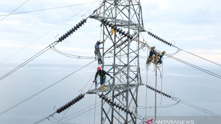 Ilustrasi. Jarigan listrik PLN. (Foto: ANTARA Foto/HO-Humas PLN Sulselrabar)
