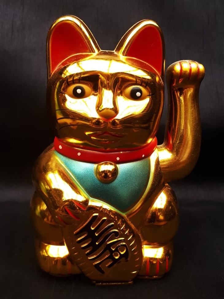 Sering Dijumpai di Toko, Kenapa Patung Kucing Dianggap Membawa Keberuntungan?