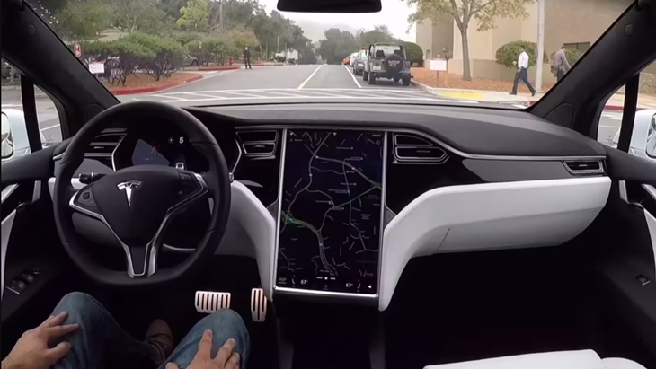Tesla Kembangkan Sistem Swakemudi Tanpa GPS