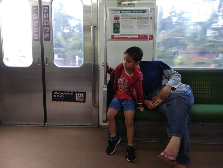angkutan umum anak