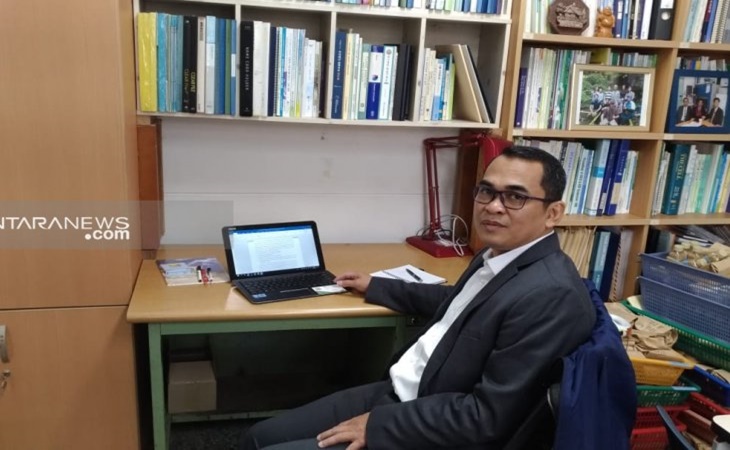 Pengamat ekonomi Adhitya Wardhono PhD