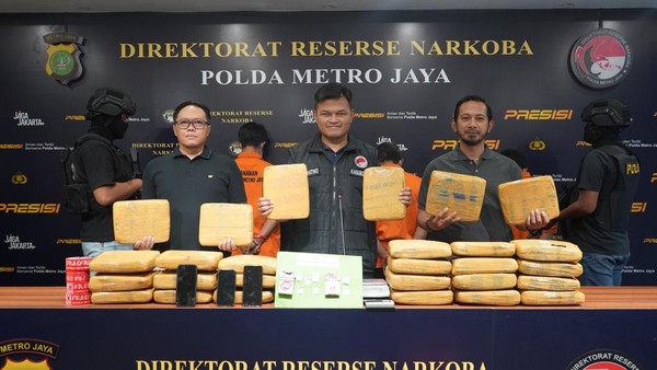 Polda Metro Jaya Gagalkan Peredaran Hampir 28 Kg Ganja di Jakarta Timur, Tangkap Tiga Tersangka