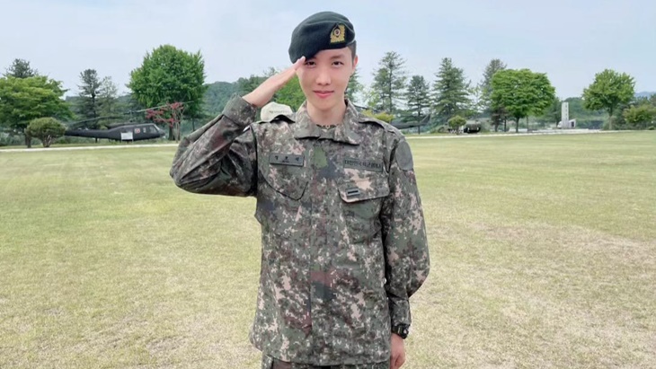 J-Hope BTS Kelar Wamil, Jin Ledek Jungkook dan Jimin