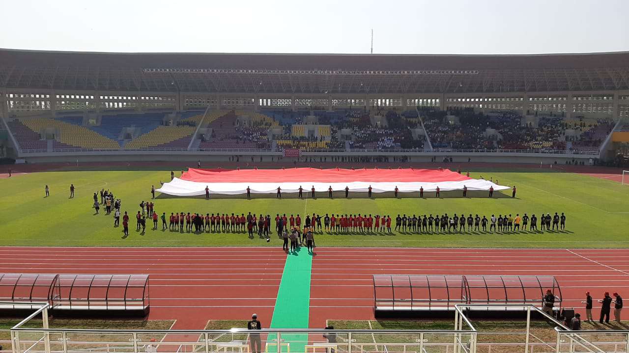Pemkot Solo menggelar peetandingan uji coba di Stadion Manahan, Solo, Jawa Tengah, Senin (9/9). (MP/Ismail)