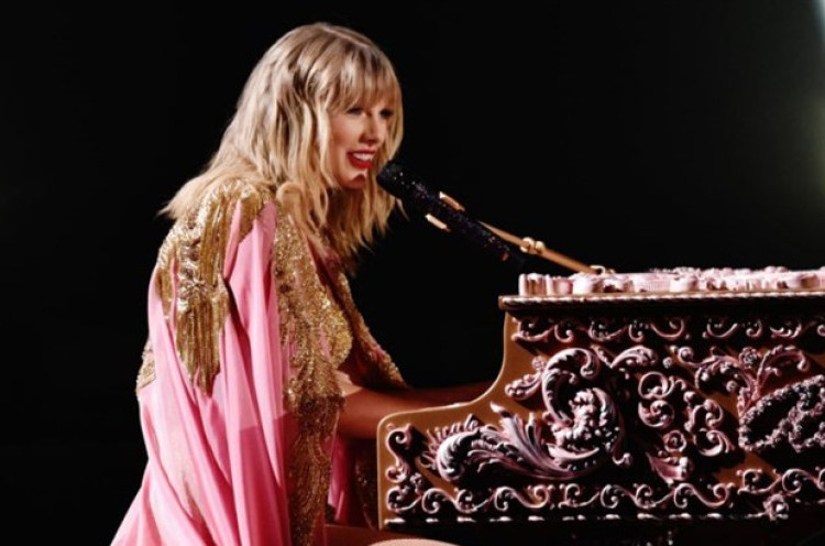 Lagu Natal dengan Videoklip Menyentuh Hati dari Taylor Swift