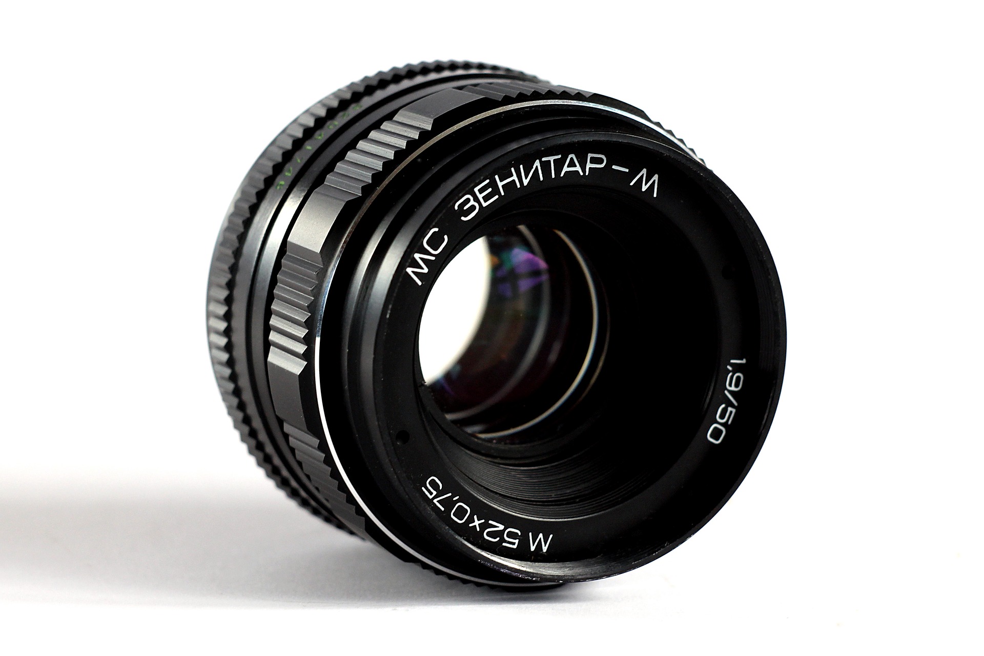 Lensa manual untuk bereksperimen (Foto: Pixabay/Admiral_Lebioda)