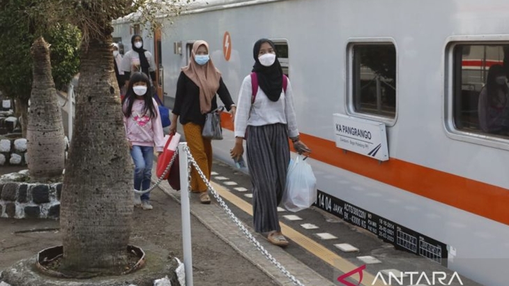 Sampai Hari Ini, Ada 41.900 Pemudik Gunakan Kereta dari Stasiun Pasar Senen dan Gambir