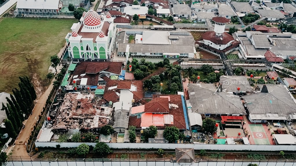 Foto udara kondisi Blok C2 usai kebakaran yang melanda Lapas Klas 1A Tangerang, Kota Tangerang, Banten, Rabu, (8/9/). MerahPutih.com/ho/Bagus Baik.