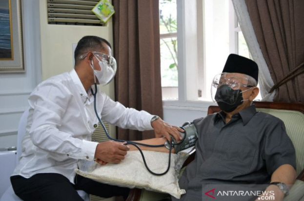 Mau Divaksin, Ma'ruf Amin Berikan Contoh yang Baik