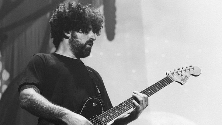 Gitaris Fall Out Boy Umumkan Istirahat untuk Kesehatan Mental