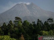 Gunung Merapi Luncurkan Guguran Lava Sejauh 1,6 Km