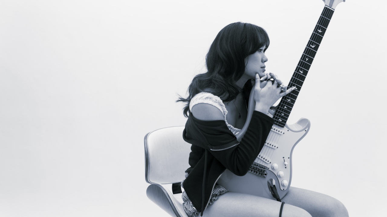 Sheryl Sheinafia Ungkap Luka yang Tak Terlihat Lewat Single 'Tenggelam'