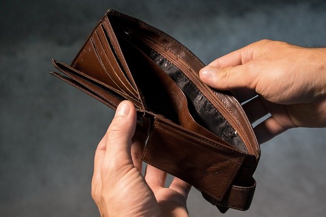 "nanti gue transfer ya!" sering menjadi mitos di kalangan anak muda. (Foto pixabay/chronomarchie) 