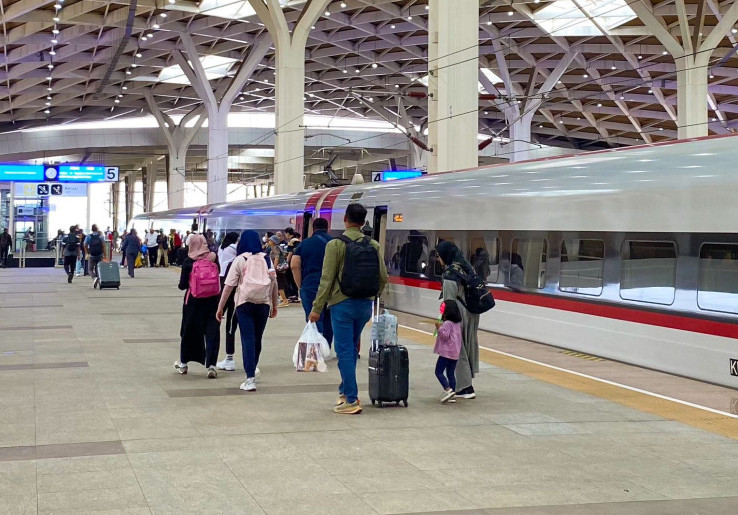 Menko Airlangga Pastikan Pemerintah Punya Solusi Bayar Utang Kereta Cepat