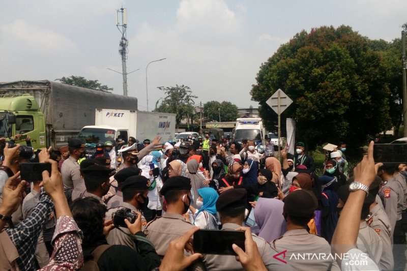 Neno Warisman Sebut Sidang Rizieq Shihab Tidak Adil