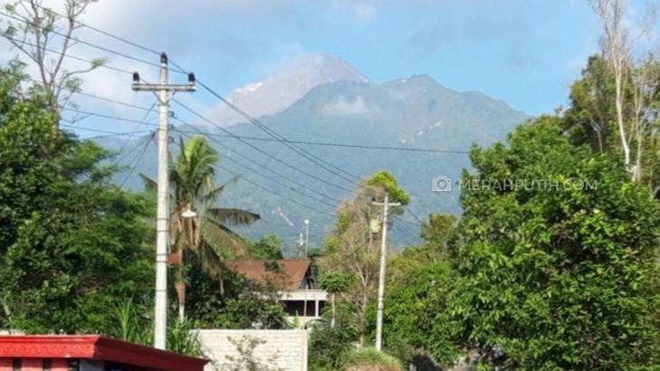 Gunung Merapi Terpantau di Kecamatan Selo, Kabupaten Boyolali, Jawa Tengah, Sabtu (7/11). (MP/Ismail)