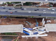 Bantalan Jalan Tol Depok-Antasari Patah Timpa Truk 