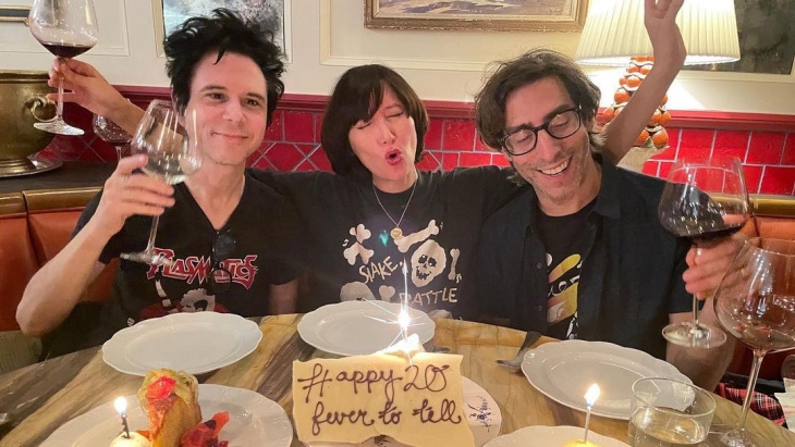 Yeah Yeah Yeahs Rayakan 20 Tahun Debut Album dengan Film Dokumenter