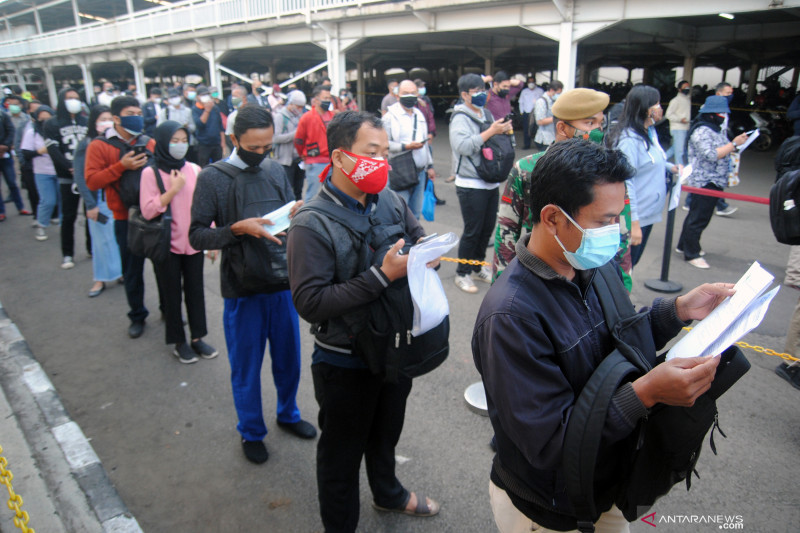Mayoritas Penumpang Gagal Naik KRL Gegara Hanya Bawa Surat Izin dari Pimpinan