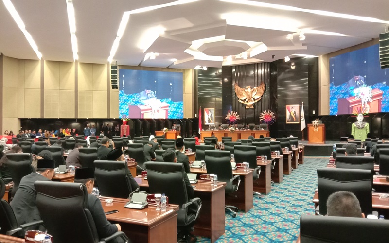 Sebanyak 12 orang anggota DPRD DKI Jakarta bolos pada rapat paripurna