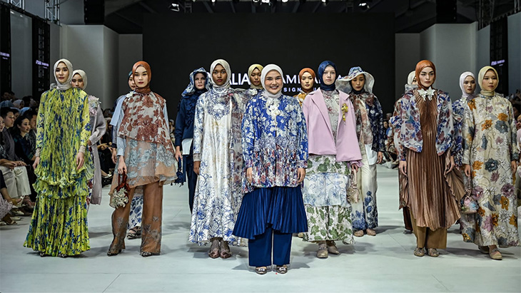 Koleksi Floral Bhrava dari RiaMiranda Signature di JFW 2024