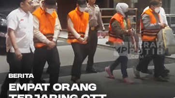 Empat Orang yang Terjaring OTT Korupsi BPJ Kalsel Tiba di Gedung KPK