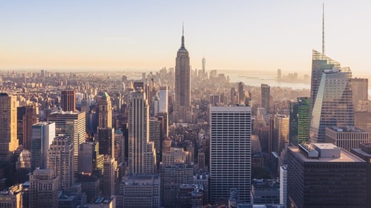 New York akan Mengizinkan Bersantap di Ruang Terbuka Mulai Besok Senin
