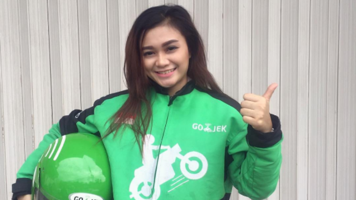 Driver Go-Jek Cantik Ini Bikin Penumpang Ingin Diantar ke Pelaminan
