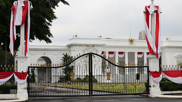Ini Yang Dilakukan Pria Bugil di Indekosnya Sebelum Menyusup ke Istana