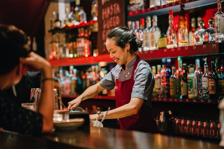 (Trivia 4) Bersekolah dan Menjadi Bartender (Foto Pexels mentatdgt)