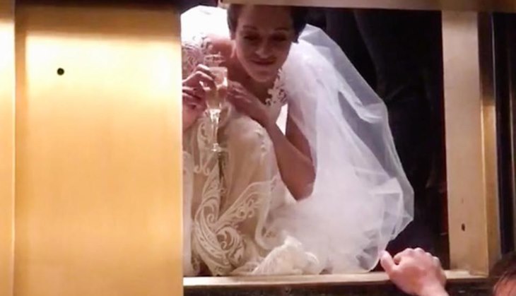 Pengantin Terjebak di Antara Lantai 17 & 18
