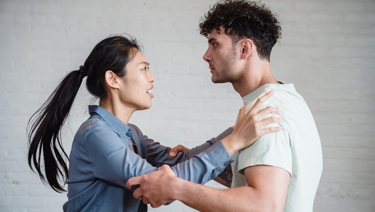 4 Tanda Seseorang Memanipulasi Emosimu