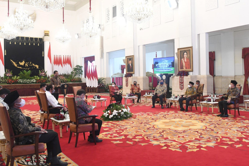 Presiden Joko Widodo saat melakukan pertemuan dengan para ketua umum partai politik dan sekjen partai di Istana, Jakarta, Rabu (25/8/2021). (ANTARA/HO-PDIP)