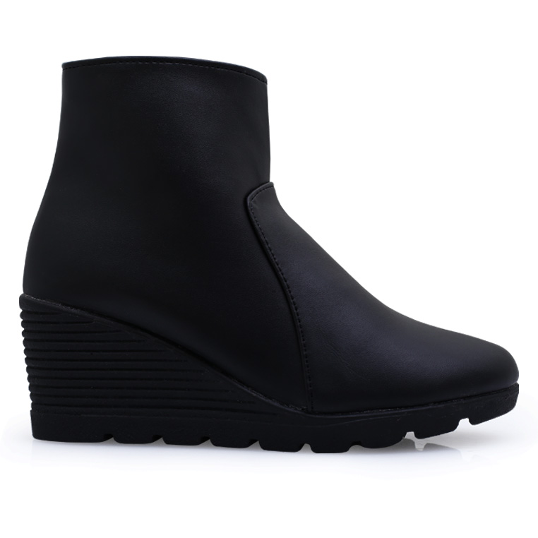Rekomendasi Angkle Boots untuk Tampil Makin Modis