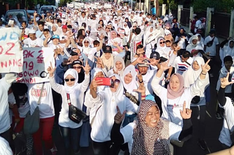 Ribuan Relawan Roemah Djoeang Prabowo-Sandi Putihkan Cirebon