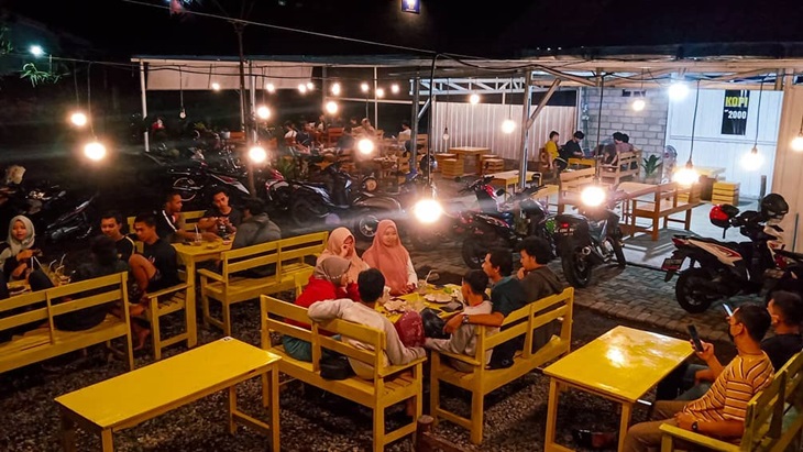 'Rojali', Tetap Nongkrong Walau Dompet Kopong