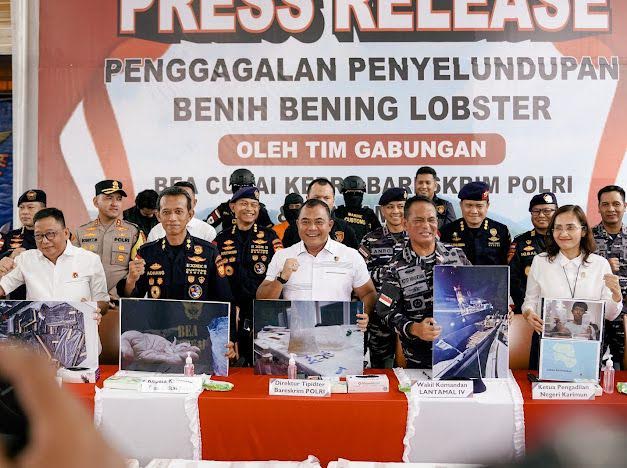 Bareskrim Gagalkan Penyelundupan Ratusan Ribu Benih Lobster