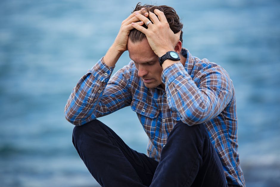 Luka masa lalu bisa membuat scorpio trauma dan lebih suka menyendiri (Foto: pexels/Nathan C)