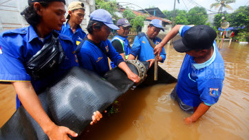 Siagakan Pompa Air Tangani Banjir Luapan Kali Pesanggrahan di IKPN Bintaro Jakarta Selatan