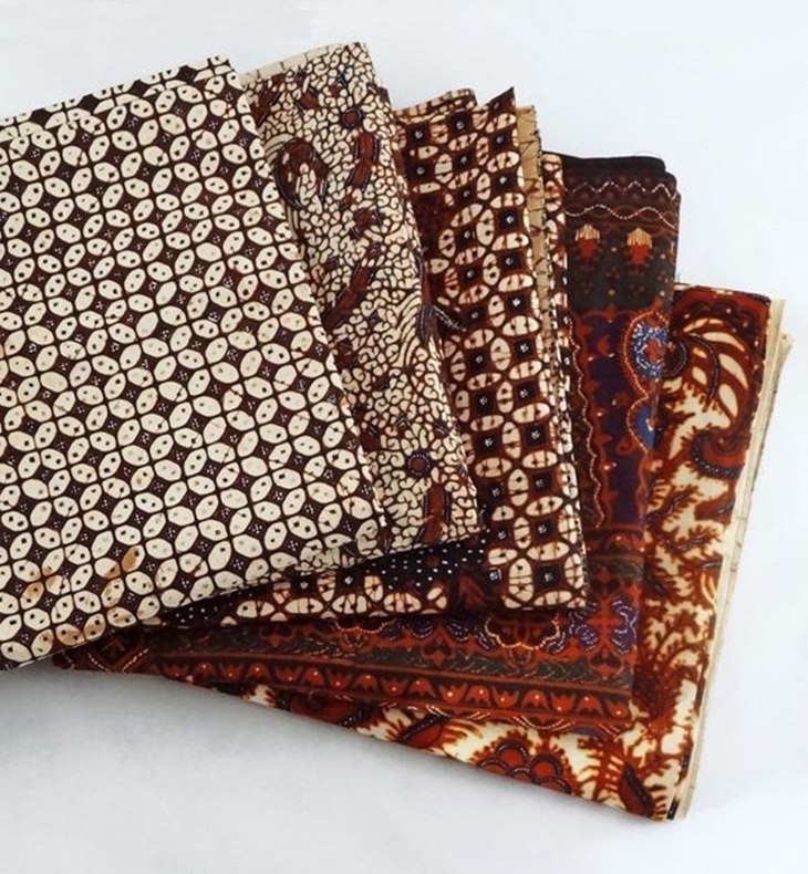 latar warna batik