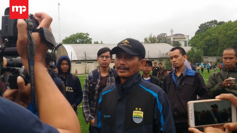 Djadjang Nurdjaman Minta Pemain Muda Konsisten 