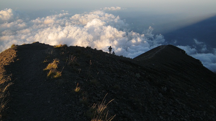 Jalur pendakian dekat puncak Gunung Agung. (Foto: Merahputih.com/zulfikar)
