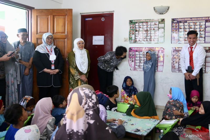 Kemdikbudristek Buka Kelas Jarak Jauh Bagi Anak WNI di Malaysia