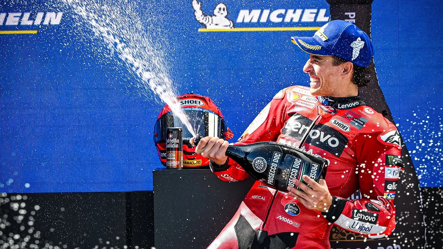 Balapan di Bawah Terik Matahari, ini Trik Jitu Marc Marquez agar Tetap Segar dan Percaya Diri