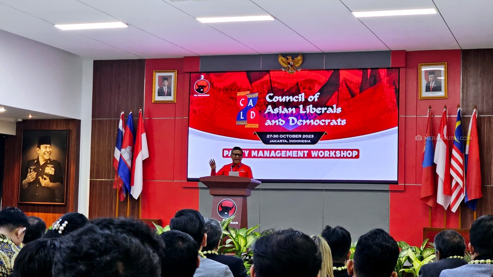 Sekjen PDIP Sebut Demokrasi Indonesia Sedang Diuji, Nepotisme Menguat