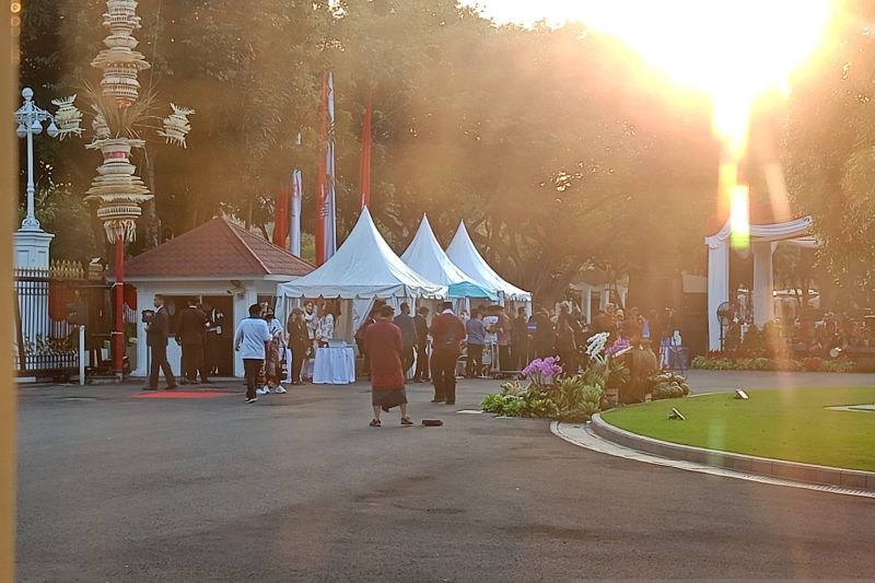 Jelang Peringatan HUT ke-78 RI, Tamu Undangan Mulai Datangi Istana Kepresidenan