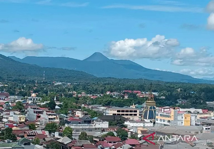 Ratusan Gempa Landa Gunung Soputan, Dilarang Berada di Radius 1,5 kilometer