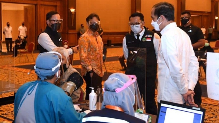Hari Ini Jokowi Tinjau Vaksinasi di Stasiun Bogor