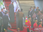 Jokowi Sambut Kedatangan Presiden UAE di Bandara Adi Soemarmo