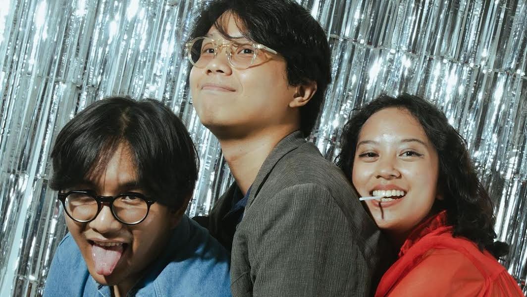 Grrrl Gang Kolaborasi dengan Last Dinosaurs dalam 'Eleven (Alternate Version)'